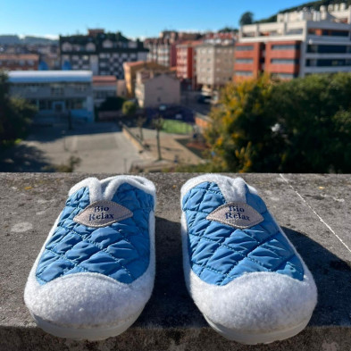 Zapatilla de casa BioRelax SAVENA descalza - azul y gris