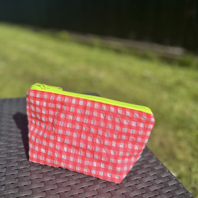 Neceser MARVE rosa fluor + flores fluor - personalizable