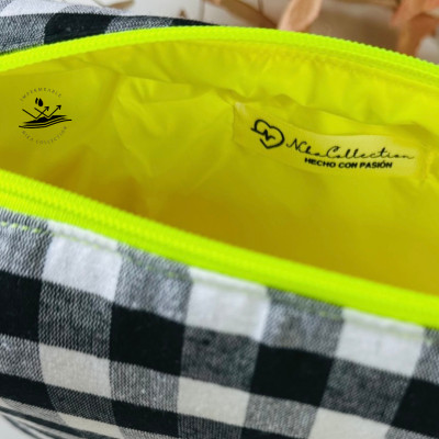 Neceser BOX talla L - vichy negro + impermeable amarillo fluor