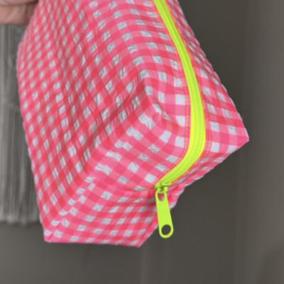 Neceser BOX talla L - vichy rosa fluor + interior flores rosa fluor - personalizable