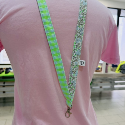 Cuelga móvil MARVE vichy verde flúor - personalizable