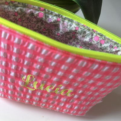 Neceser PYRA talla M- vichy rosa fluor + flores rosa fluor - personalizable