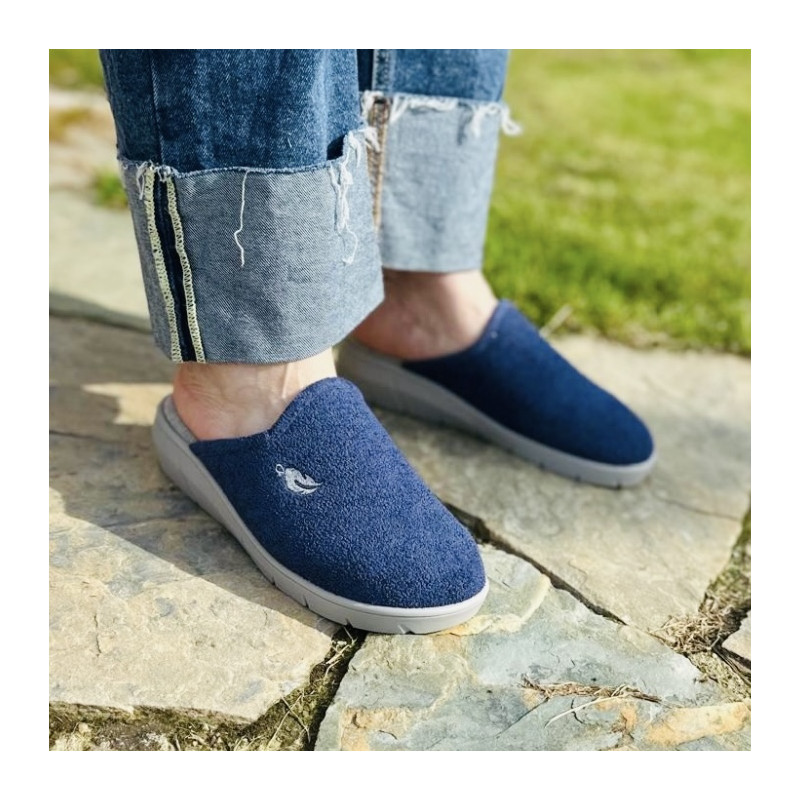 Zapatilla de casa descalza media cuña SAFARI Plumaflex azul marino