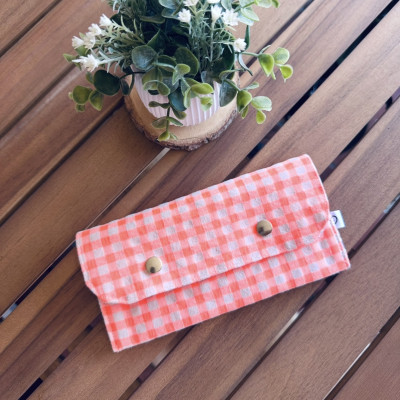 Cartera MARVE vichy naranja flúor interior flores - personalizable