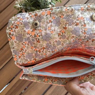 Cartera MARVE vichy naranja flúor interior flores - personalizable