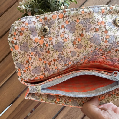 Cartera MARVE vichy naranja flúor interior flores - personalizable