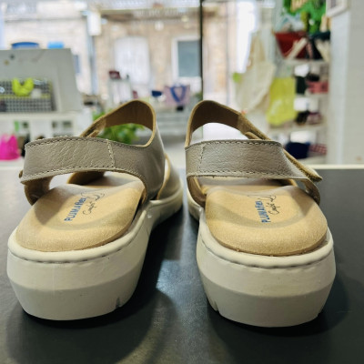 Sandalia JADIR - abierta con velcro - beig