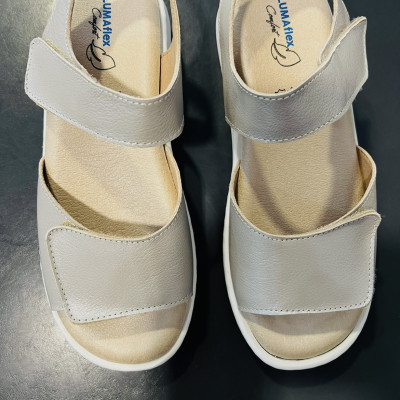 Sandalia JADIR - abierta con velcro - beig