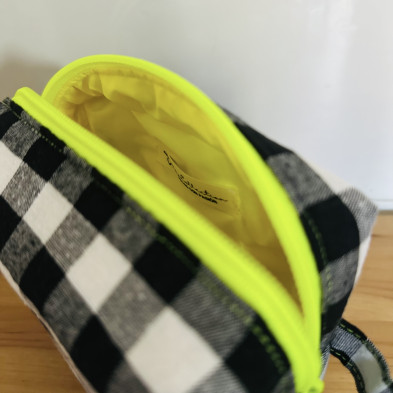 Neceser box MARVE - vichy negro + impermeable amarillo fluor - personalizable