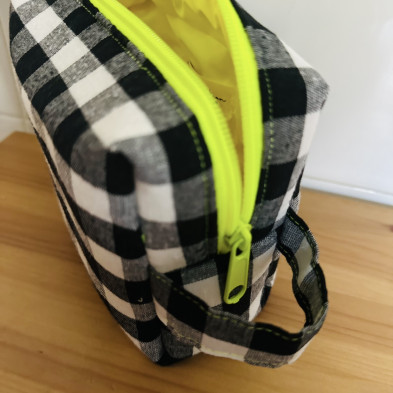 Neceser box MARVE - vichy negro + impermeable amarillo fluor - personalizable