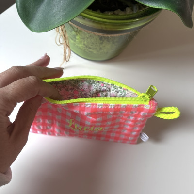 Monedero MARVE XL - vichy rosa fluor + flores