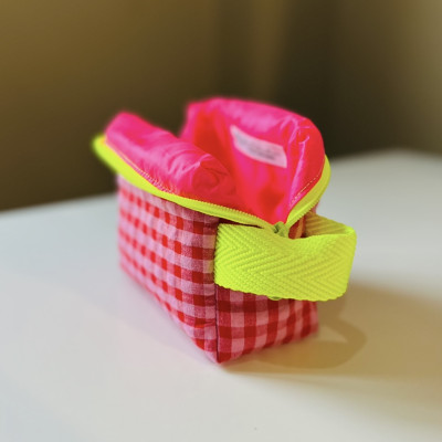 Neceser BOX talla S - vichy rosa /rojo + amarillo fluor + impermeable interior+ asa cinta fluor  personalizable
