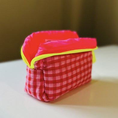 Neceser BOX talla S - vichy rosa /rojo + amarillo fluor + impermeable interior+ asa cinta fluor  personalizable