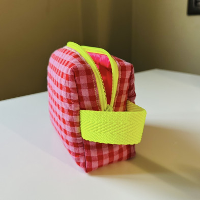 Neceser BOX talla S - vichy rosa /rojo + amarillo fluor + impermeable interior+ asa cinta fluor  personalizable