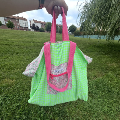 Totebag XL MARVE - vichy verde fluor + flor fluor -REVERSIBLE- personalizable