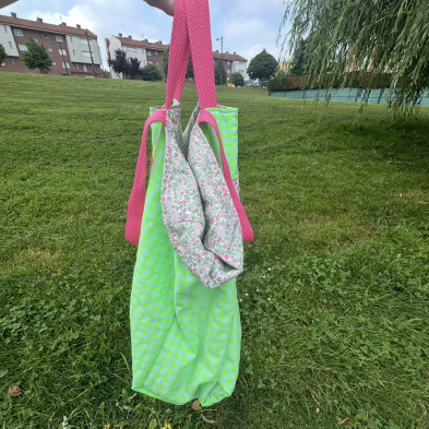 Totebag XL MARVE - vichy verde fluor + flor fluor -REVERSIBLE- personalizable