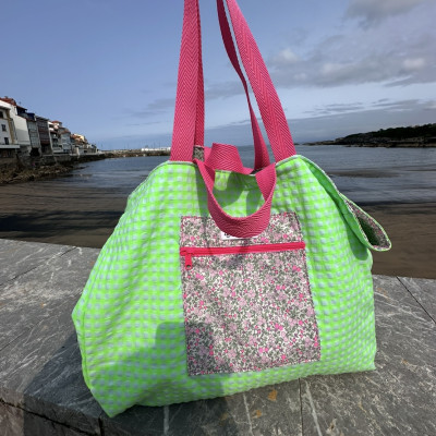 Totebag XL MARVE - vichy verde fluor + flor fluor -REVERSIBLE- personalizable