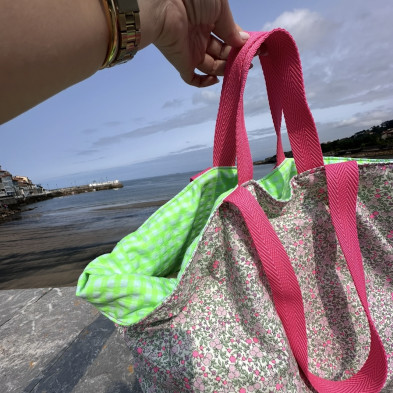 Totebag XL MARVE - vichy verde fluor + flor fluor -REVERSIBLE- personalizable