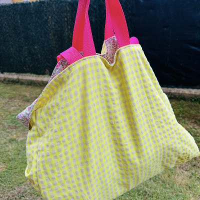 Totebag XL MARVE - vichy amarillo fluor + flor fluor -REVERSIBLE- personalizable