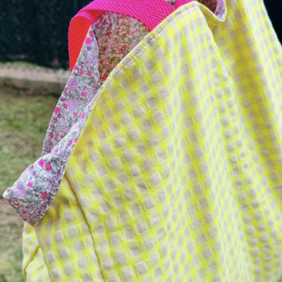 Totebag XL MARVE - vichy amarillo fluor + flor fluor -REVERSIBLE- personalizable