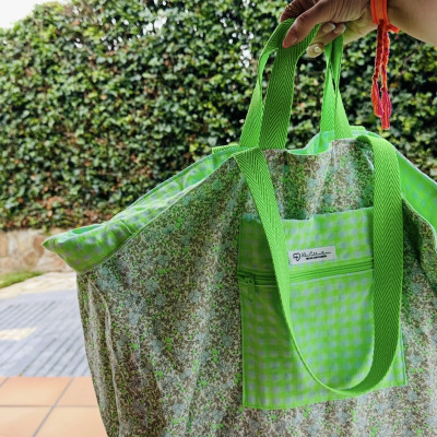 Totebag XL MARVE - vichy verde fluor + flor fluor -REVERSIBLE- personalizable