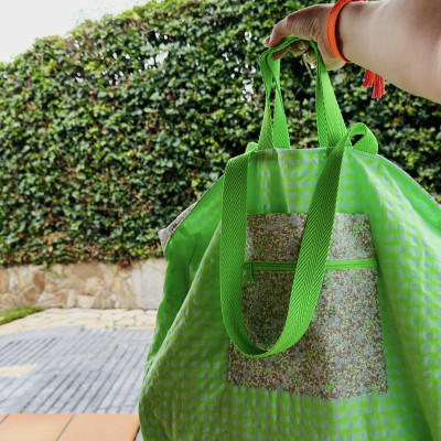 Totebag XL MARVE - vichy verde fluor + flor fluor -REVERSIBLE- personalizable