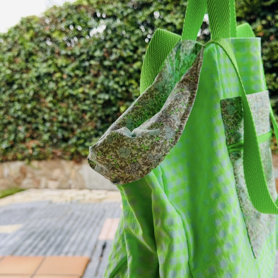 Totebag XL MARVE - vichy verde fluor + flor fluor -REVERSIBLE- personalizable