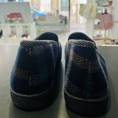 Zapatilla de casa COPETE cerrada - PlumaFlex cuadro marino