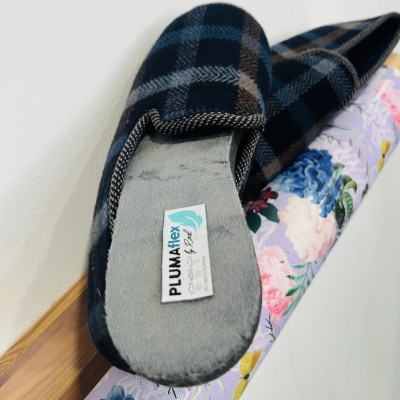 Zapatilla de casa COPETE cerrada - PlumaFlex cuadro marino