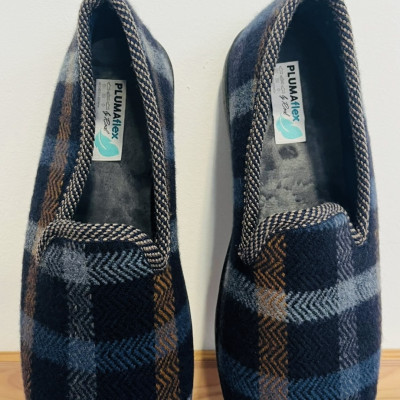 Zapatilla de casa COPETE cerrada - PlumaFlex cuadro marino