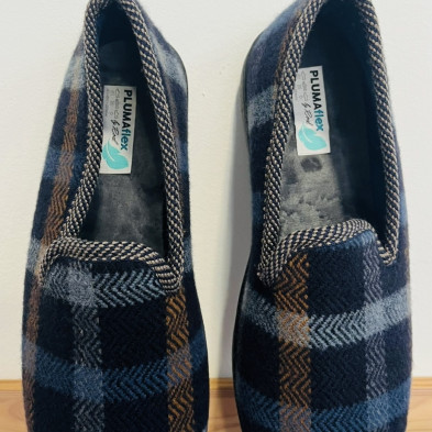 Zapatilla de casa COPETE cerrada - PlumaFlex cuadro marino