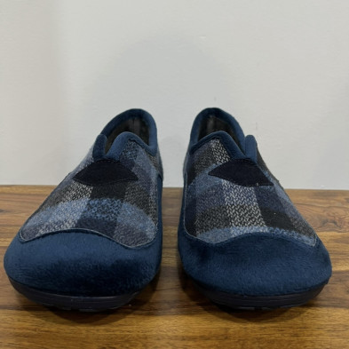 Zapatilla de casa cerrada TEIDE cuadro azul marino BioRelax