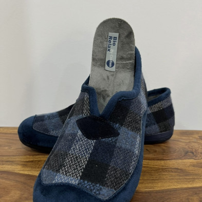 Zapatilla de casa cerrada TEIDE cuadro azul marino BioRelax