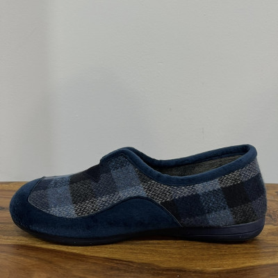 Zapatilla de casa cerrada TEIDE cuadro azul marino BioRelax