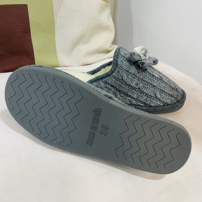 Zapatilla de casa abierta - gris