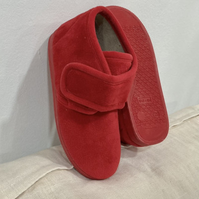 Zapatilla de casa infantil de bota con velcro - roja