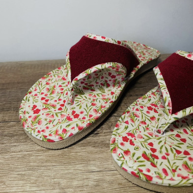 Zapatillas de casa esclava FLOWERS - abierta y descalza - burdeos