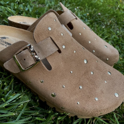 Zuecos mujer SIENNA GOLD | Piel serraje, plantilla bio y confort