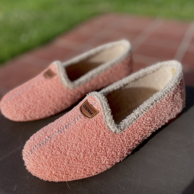 Zapatilla de casa VELEZ - cerrada rizo - coral