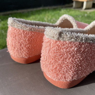Zapatilla de casa VELEZ - cerrada rizo - coral