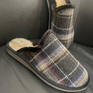 Zapatilla de casa ZETA - cuadro negro - descalza