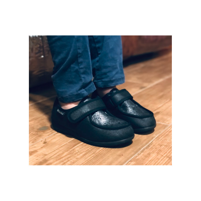 Zapatilla de calle - negra