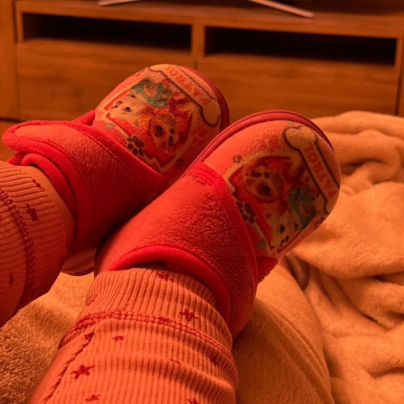 Zapatilla de casa infantil de bota con velcro - rosa