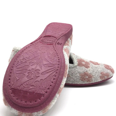 Zapatilla de casa cerrada rizo flores gris/rosa