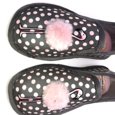 Zapatilla de casa BioRelax - cerrada - Flamenco + pompón - Gris y rosa