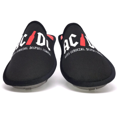 Zapatilla de casa descalza - ACDC negro