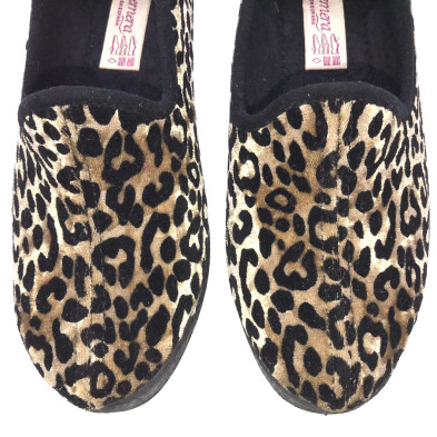 Zapatilla de casa - cerrada con media cuña - leopardo