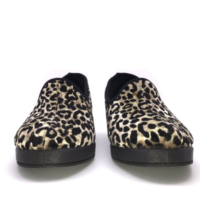 Zapatilla de casa - cerrada con media cuña - leopardo