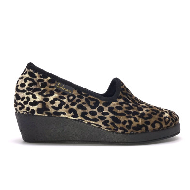 Zapatilla de casa - cerrada con media cuña - leopardo