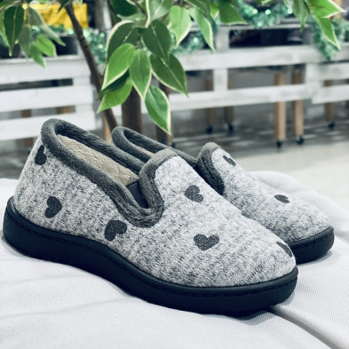 Zapatilla de casa infantil CORAZONES cerrada  gris